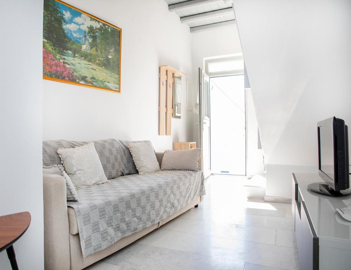 Caper-2 Bedroom Traditional Home With Amazing View 나오우사 외부 사진