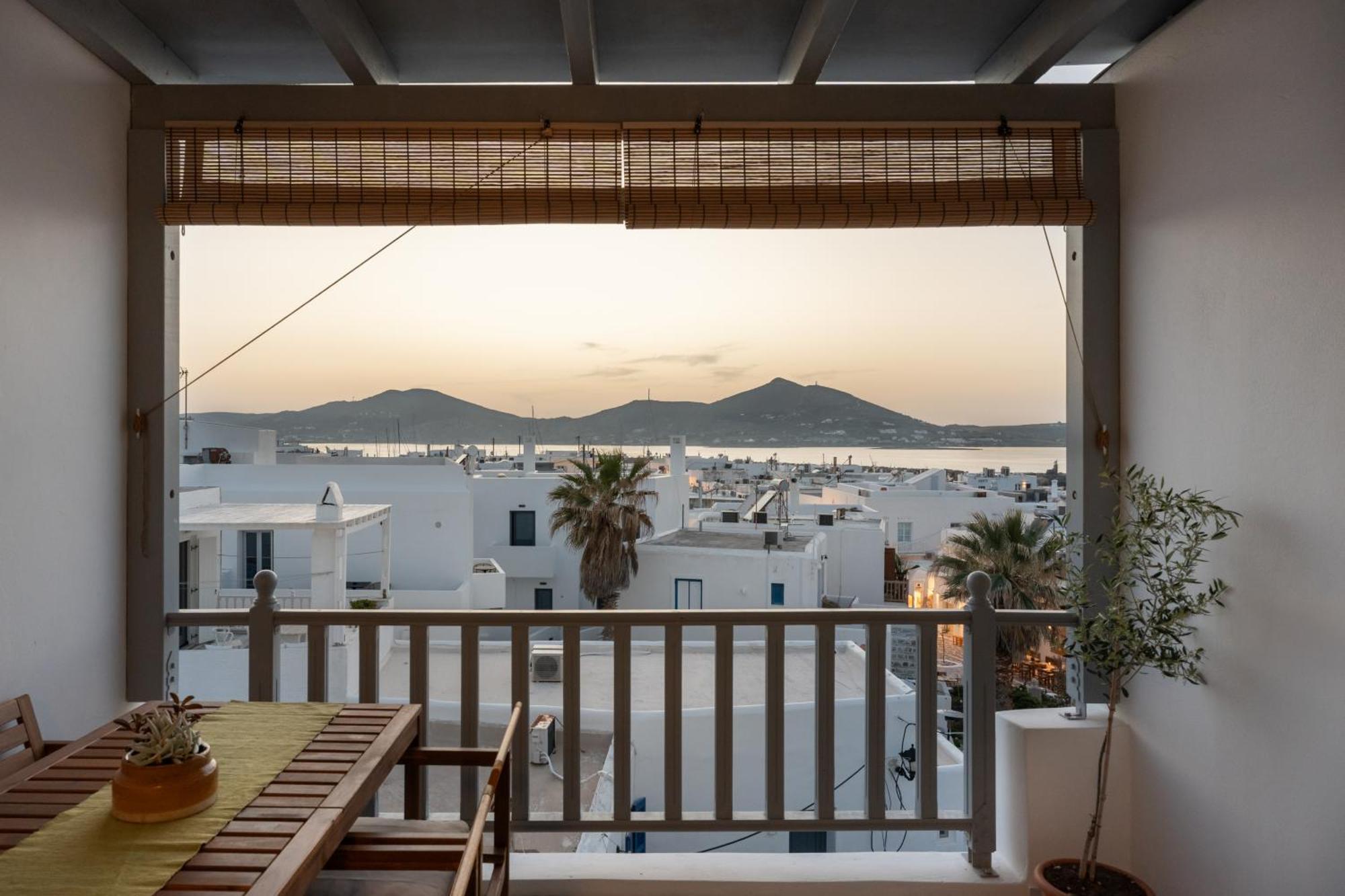 Caper-2 Bedroom Traditional Home With Amazing View 나오우사 외부 사진