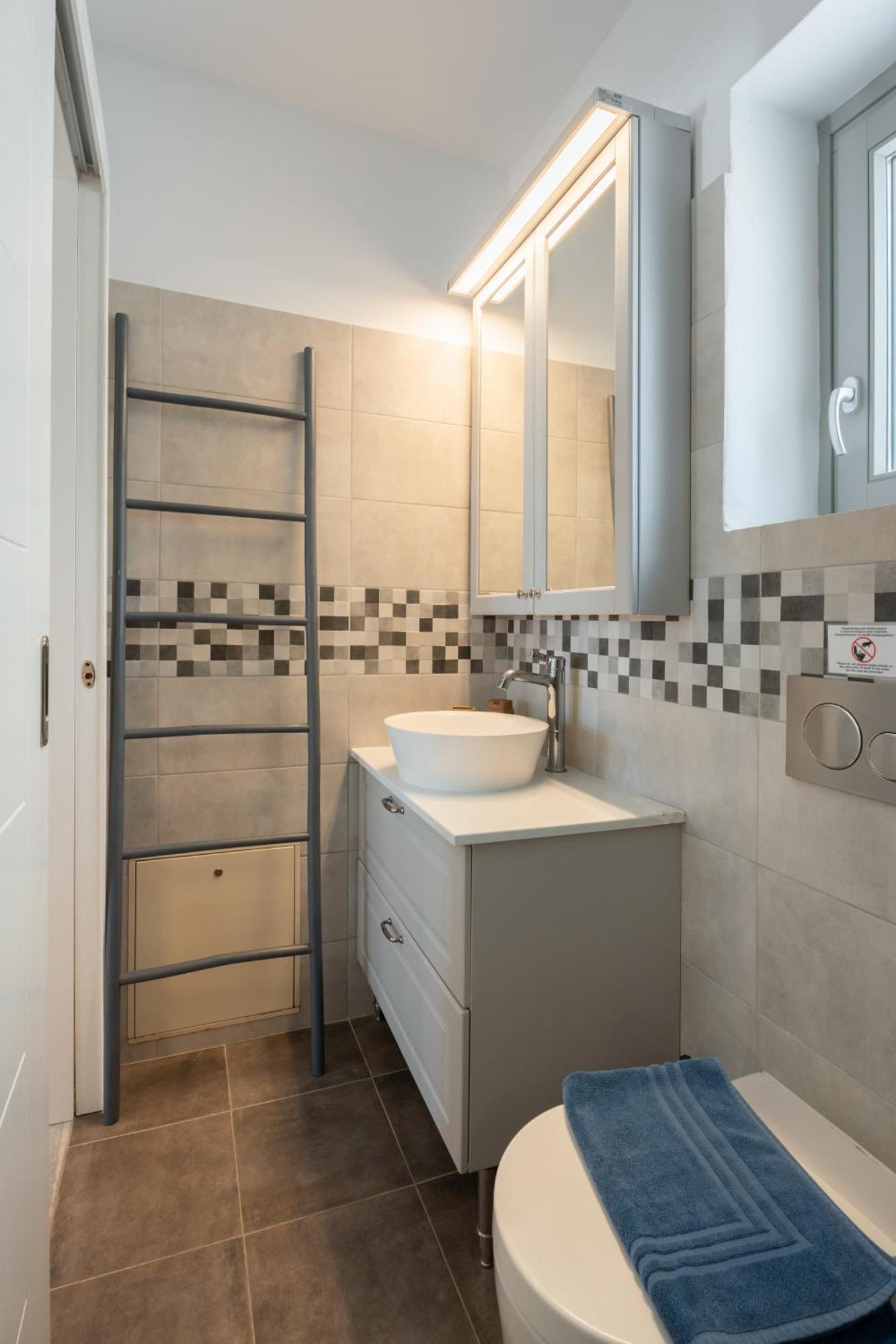 Caper-2 Bedroom Traditional Home With Amazing View 나오우사 외부 사진