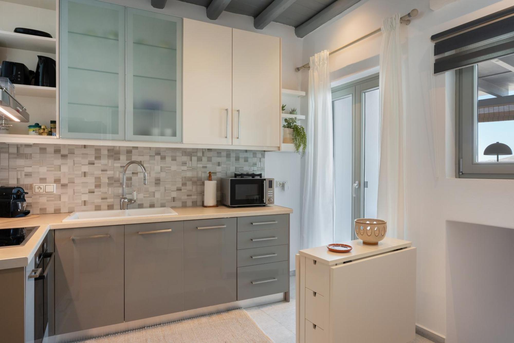 Caper-2 Bedroom Traditional Home With Amazing View 나오우사 외부 사진